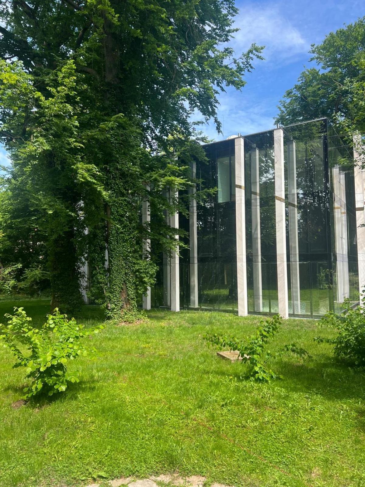 Unique In A Dream Location Apartment München